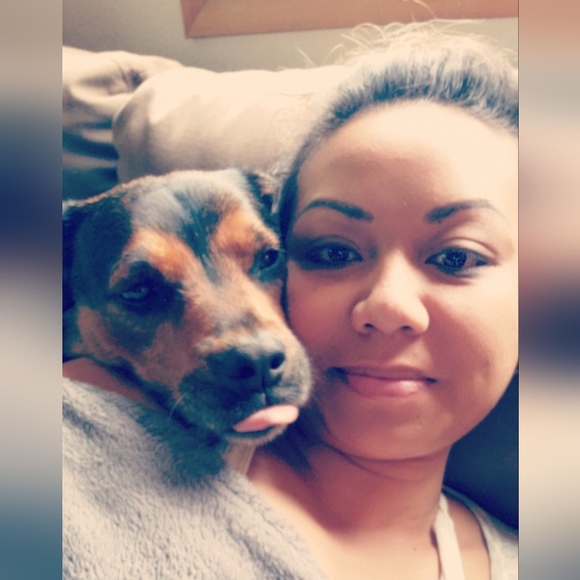 Meet your Posher, Kat - Picture 2 of 5